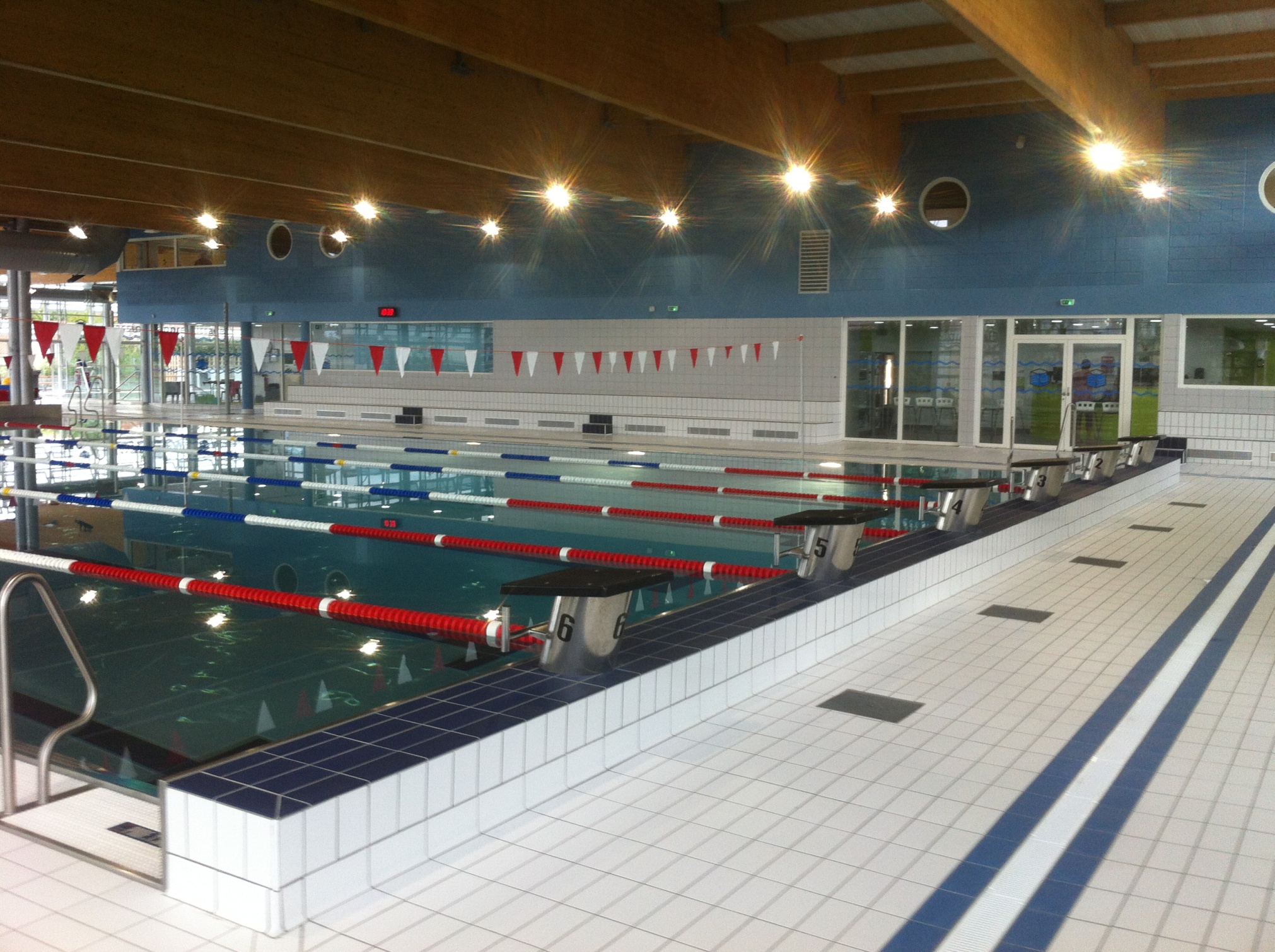 Bassin sportif de la piscine le Kubdo de Ste Foy lès Lyon