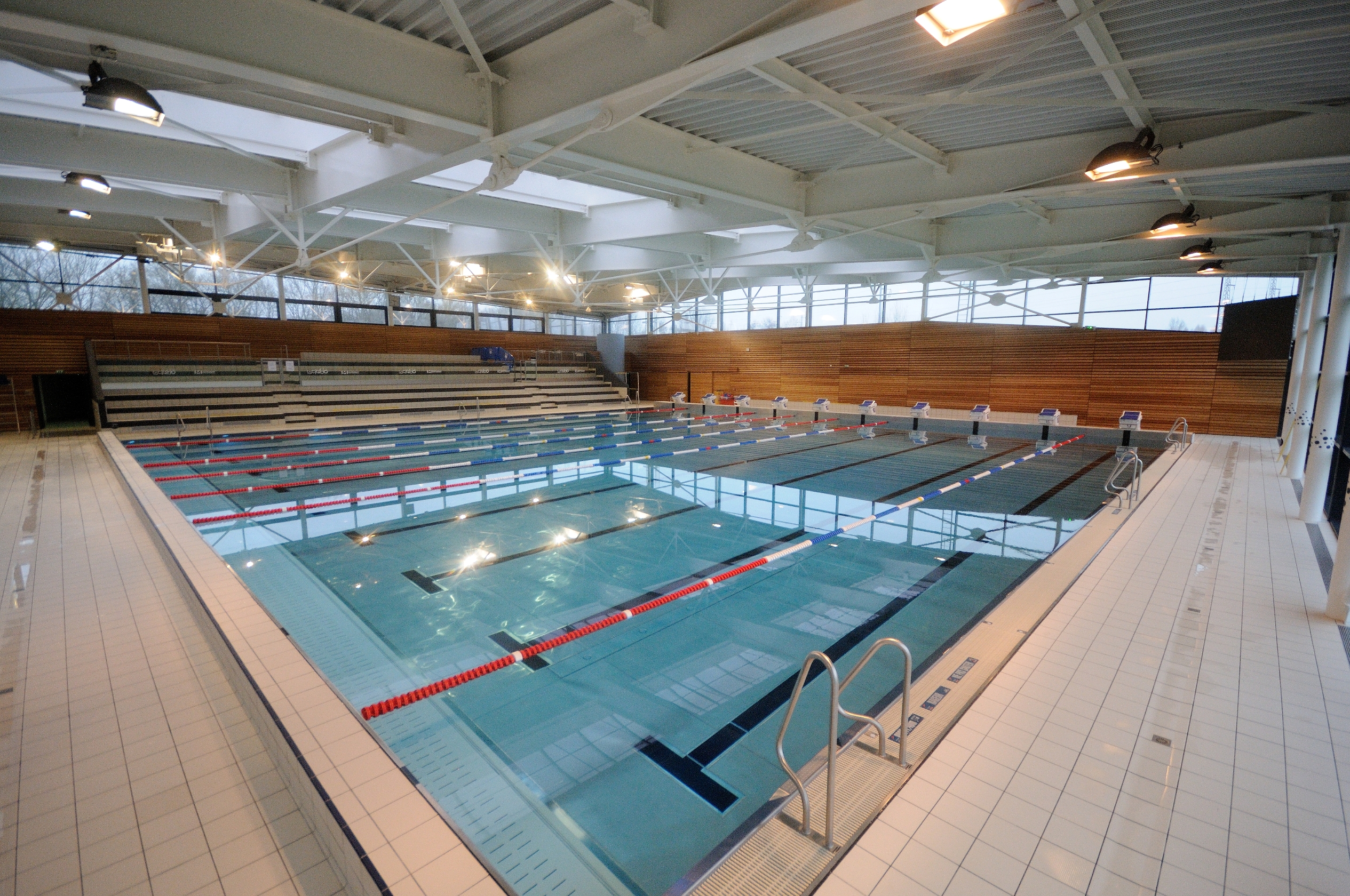 Bassin sportif de la piscine La Citédo de Sochaux
