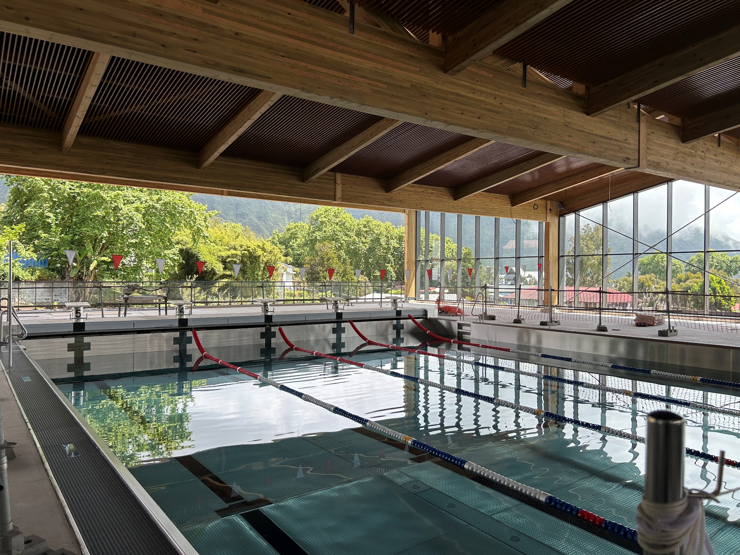 Mise en eau de la piscine La Plaine des Palmistes, La Réunion